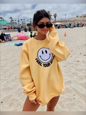 FEEL YOUR SOUL Sweatshirt Sz M Women’s